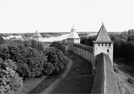 Исторический центр Великого Новгорода Детинец Уже к концу Х в Новгород - фото 1