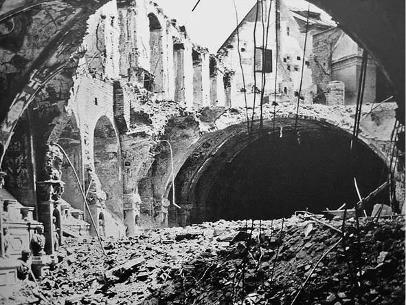 Мюнхенская резиденция зал Антиквариум 1945 г Мюнхенская резиденция - фото 8