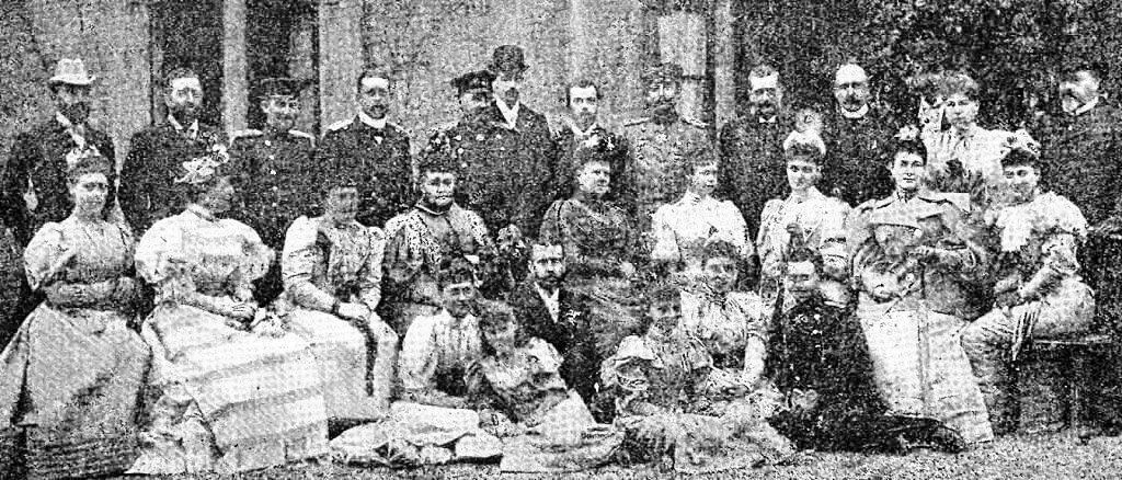 На фото из журнала Нива 31 за 1894 г 7й слева в верхнем ряду цесаревич - фото 2