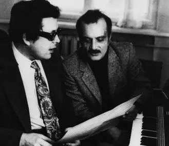 А Петров и Г Данелия 1970е Андрей знает с кем имеет дело Когда мы на - фото 43