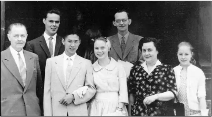 Свадьба Елизаветы Дурново и Родни Лиу Париж 1958 г Фотография Лиу И вот еще - фото 34