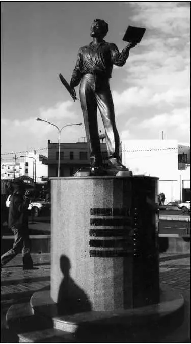 Памятник Пушкину в столице Эритреи 2009 г Фотография На оборотной стороне - фото 41