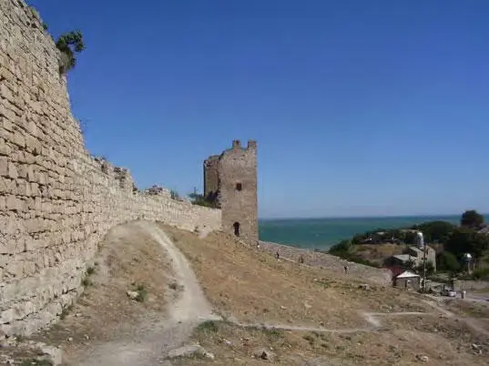 Крепость Каффа Другой важной достопримечательностью является Генуэзская - фото 30