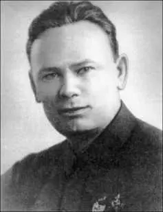 ПМ Фитин Окончив среднюю школу в 1928 году Фитин поступил на инженерный - фото 24