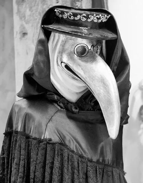 Так выглядел средневековый чумной врач в маске Маски животных Без маски - фото 30