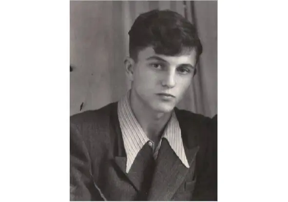 Димитр Толик Карамелев 1953 г В новой школе соседом по парте у Антона - фото 21