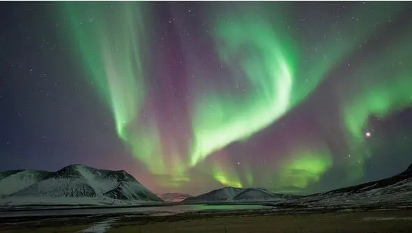 Северное сияние над тундрой О Норильском горнометаллургическом комбинате - фото 1