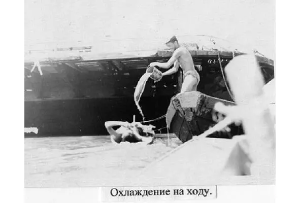 Я должен был первым зацепиться за руль баржи рядом с теплоходом толкачом - фото 15