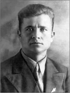 Лётчик 12й КОИАЭ Иван Кириллович Полях 1935 г Шёл август 1941 года - фото 21