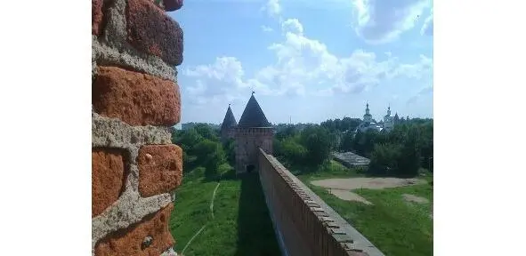 С времен далеких незапамятных поныне Есть город древний на семи холмах В - фото 2