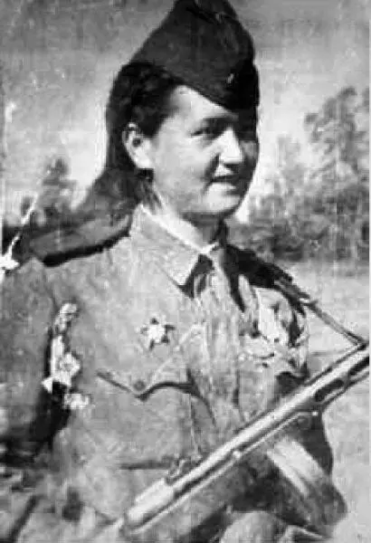 АА Гантимурова Первое время мы были конечно плохо экипированы ватник - фото 16