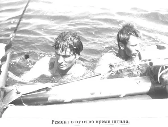На третий день во время штиля мореходы решили использовать моторчики Моторчик - фото 3