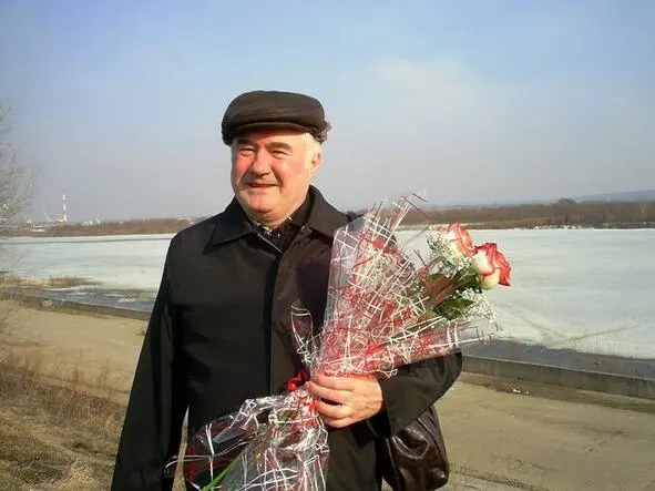 Течёт Ока в стальном печальном блеске Течёт Ока в стальном печальном - фото 2