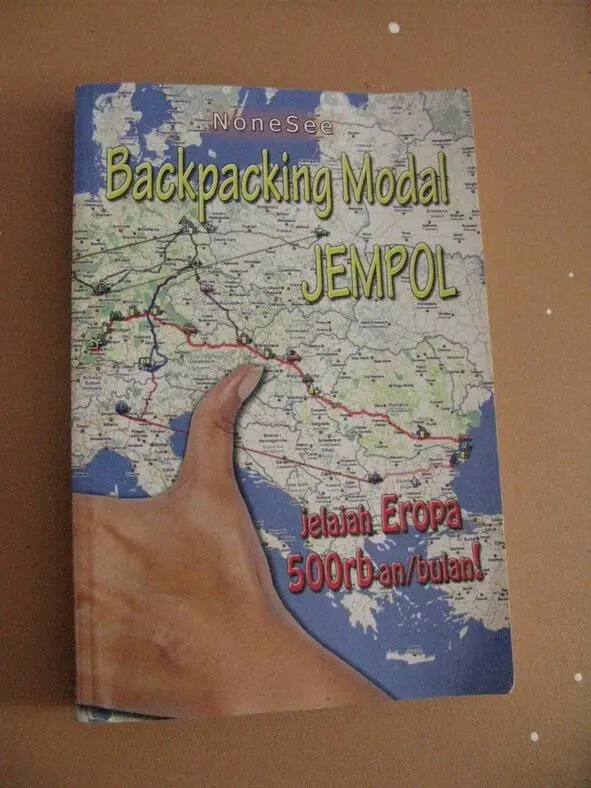 Книга про автостоп по европе на индонезийском языке Автор Нэнси Маргарита - фото 17