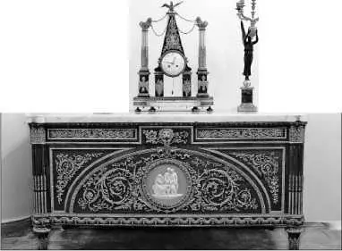 Ил 6 Комод Франция Париж 1898 г Копия комода Г Беннемана кон XVIII в - фото 50