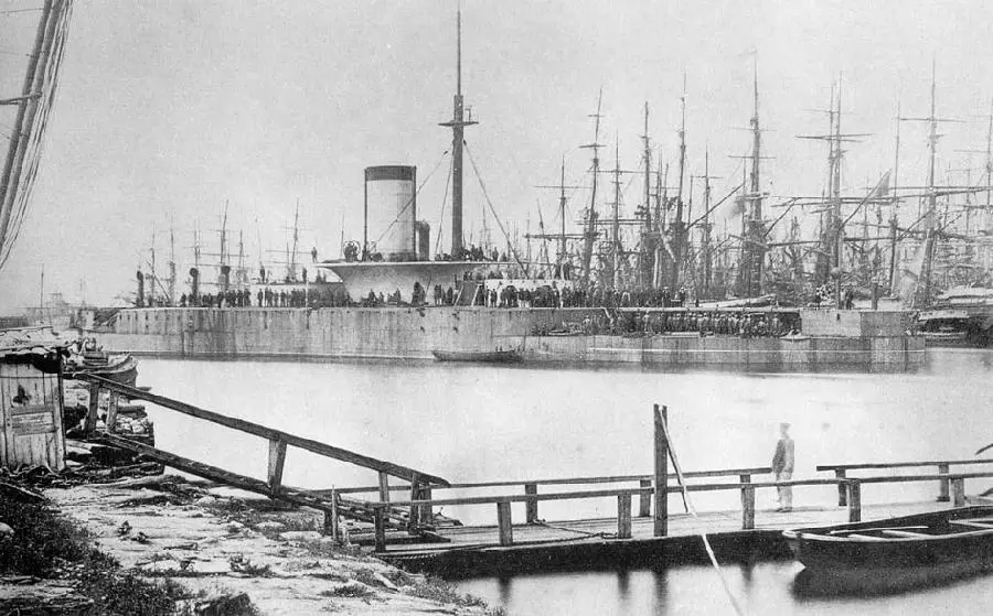 Броненосцы в Военной Гавани Кронштадта В августе 1903 года эскадра перешла во - фото 5