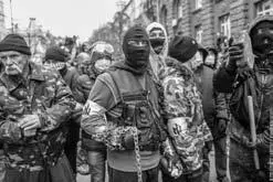 Вооруженная группа из двадцати человек которые назвав себя Правым сектором - фото 37