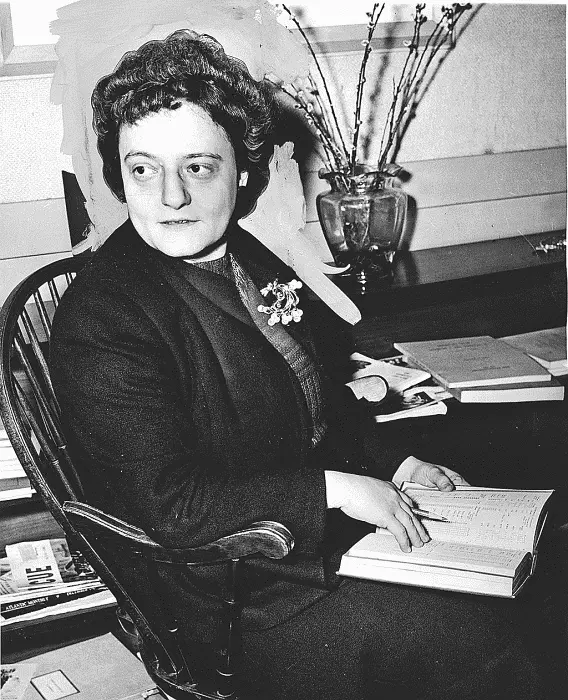 Алиса Кобер 1946 г Глава 4 Американский Шампольон Вечером 15 июня перед - фото 79