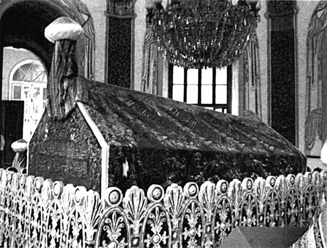 Могила Османа I в Бурсе Историческая роль Османа заключалась в деятельности - фото 2