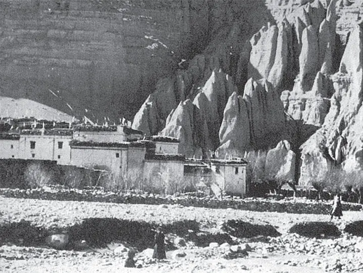Тибетская деревня в Гималаях В лодке из ячьей шкуры по Брахмапутре - фото 4