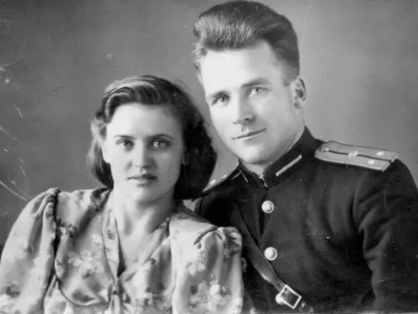 Николай Тимофеевич и героиня рассказа Тюхаматюха Женечка Его верная супруга - фото 1