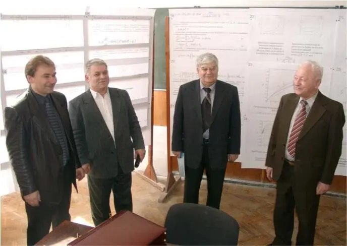 Справа налево профессора АА Тарзиманов КБ Панфилович ММ Карчевский - фото 11