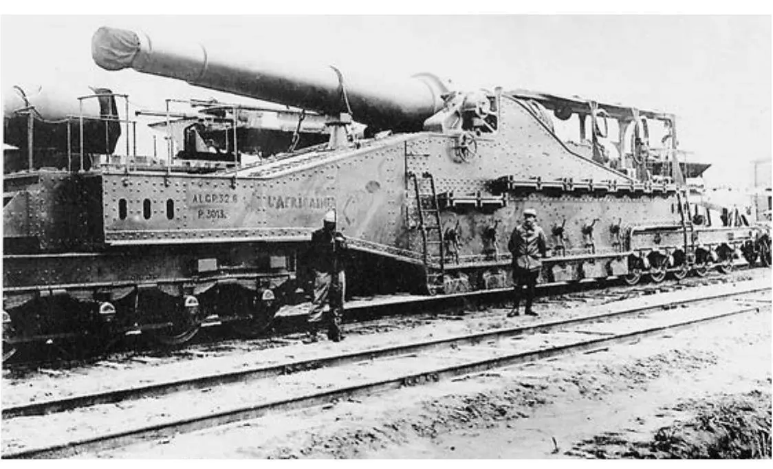 Тяжёлое артиллерийское орудие на железнодорожной платформе Важным итогом битвы - фото 15