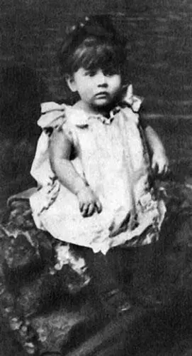 Галина Вишневская в детстве Ок 1929 г Глава 3 Война Линия фронта это - фото 8