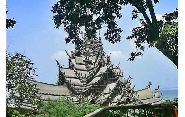 Храм Истины The Sanctuary of Truth Супруга Лека Вирияпханта была тяжело - фото 11