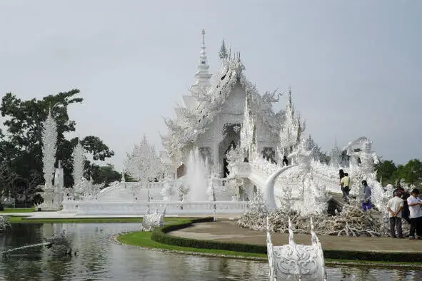 Белый Храм The White Temple Такое сооружение кажется чемто нереальным как - фото 13