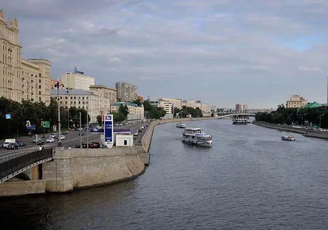 По весне его путь справа по ходу частенько озаряло ласковое утреннее Солнце - фото 12