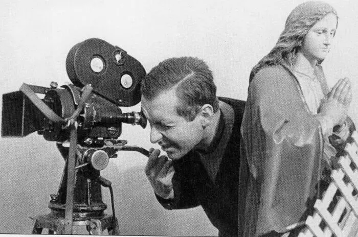 Во время съемок дипломного фильма Смерть провинциала 1966 г Конец войны - фото 11