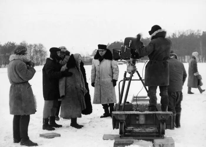 На съемках фильма Структура кристалла 1968 г В легком жанре комедии Галоп - фото 12