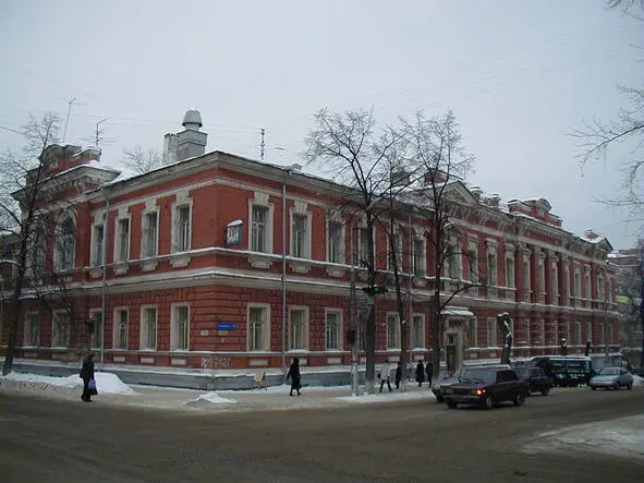 Корпус ПГМИ на углу ул Куйбышева и Большевистской Особняк возведен в первой - фото 2