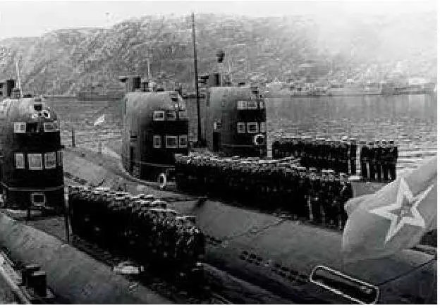 Пл проекта 641 Фото с электронной энциклопедии Военная Россия Слева - фото 7