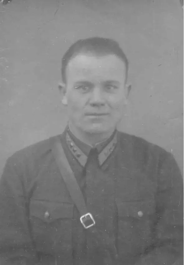 Рюмик М Е 1936 год Коммунисты и комсомольцы всегда были впереди Они не - фото 4