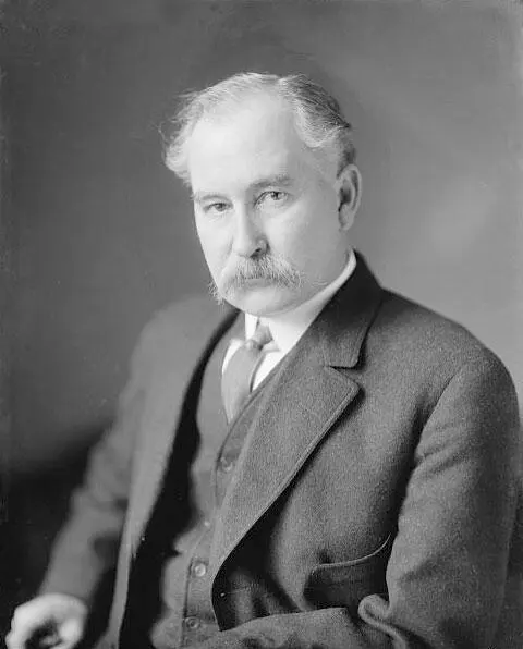 Сенатор Альберт Фолл 8 июля 1919 года Мексика и США оказались на пороге войны - фото 17