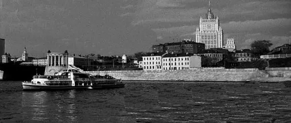 Вид на Сушкин дом 1956 г Чуть ниже в 3ем Ростовском переулке стоял - фото 25