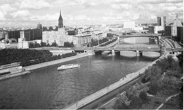 Вид с Мухиной горы на правый берег Москвыреки 1979 г Слой второй - фото 30