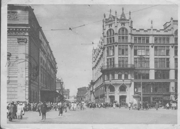 1 Почтовая карточка Москва Петровка 1930г Слева восточный фасад Большого - фото 1