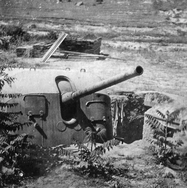 Дот 55 Дуванкойского узла Немецкий снимок Один офицер и 8 человек были - фото 17