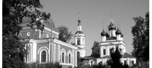 У Егория храмовый комплекс На переднем плане церковь Геогрия Победоносца - фото 3