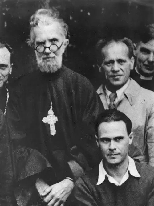 Англия 1948 г Стоят о Г Флоровский В Н Лосский сидит А Блум - фото 17