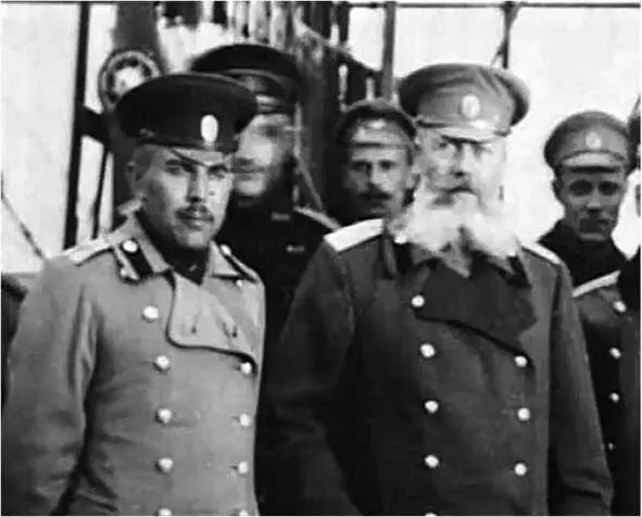 Генерал ВМ Шидловский справа и И Сикорский во время Первой мировой войны - фото 27