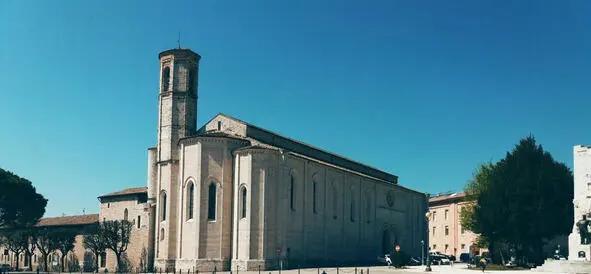 Церковь Святого Франциска Церковь СанФранческо находится на площади сорока - фото 3