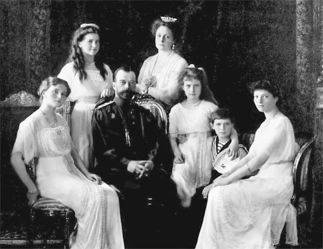 Николай II Александра Федоровна и их дети 1910е годы Александра Федоровна - фото 8