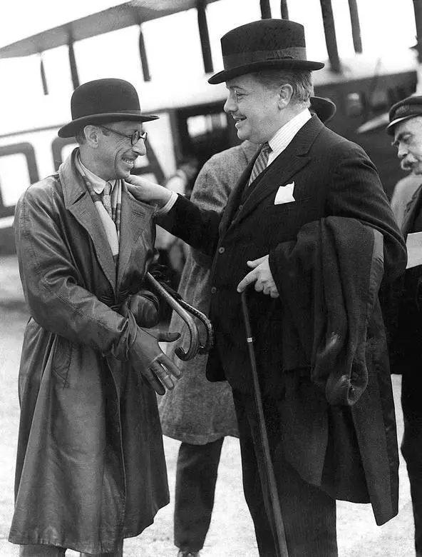 Игорь Стравинский и Сергей Дягилев в аэропорту Лондона 1926 г великая сила - фото 6