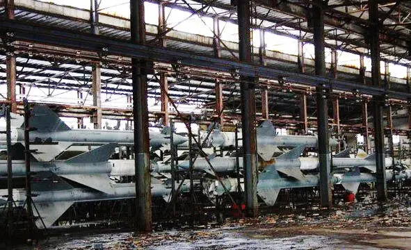 Хранилище с ракетами ЗРС С25 на объекте База включала в свой состав целый - фото 21