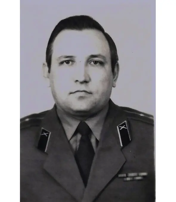 Выездник затем нач лаборатории Тюрин Л А Выездник затем нач лаборатории - фото 132