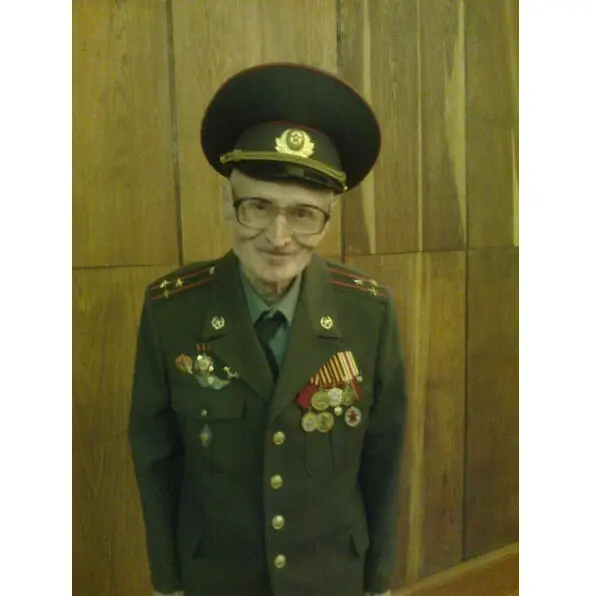 В Е Гуляев 2015 г М А Ходюк Гарнизонный Дом офицеров Офицерский клуб - фото 96